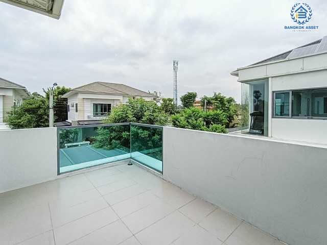 บ้านเดี่ยวมือสองย่านนนทบุรีฯ ม.เพอร์เฟคมาสเตอร์พีช รัตนาธิเบศร์  เนื้อที่กว้างขวางมากถึง 130.20 ตร.ว.  ฟังก์ชัน 4 ห้องนอน 5 ห้องน้ำ ที่จอดรถ 3 คัน เฟอร์นิเจอร์บิ้วท์อิน เปลี่ยนสุขภัณฑ์ใหม่ทั้งหลัง! บนทำเลแห่งการเดินทาง ใกล้รถไฟฟ้าสายสีม่วง "สถานีไทรม้า" และทางด่วน "งามวงศ์วาน" จองเลย!